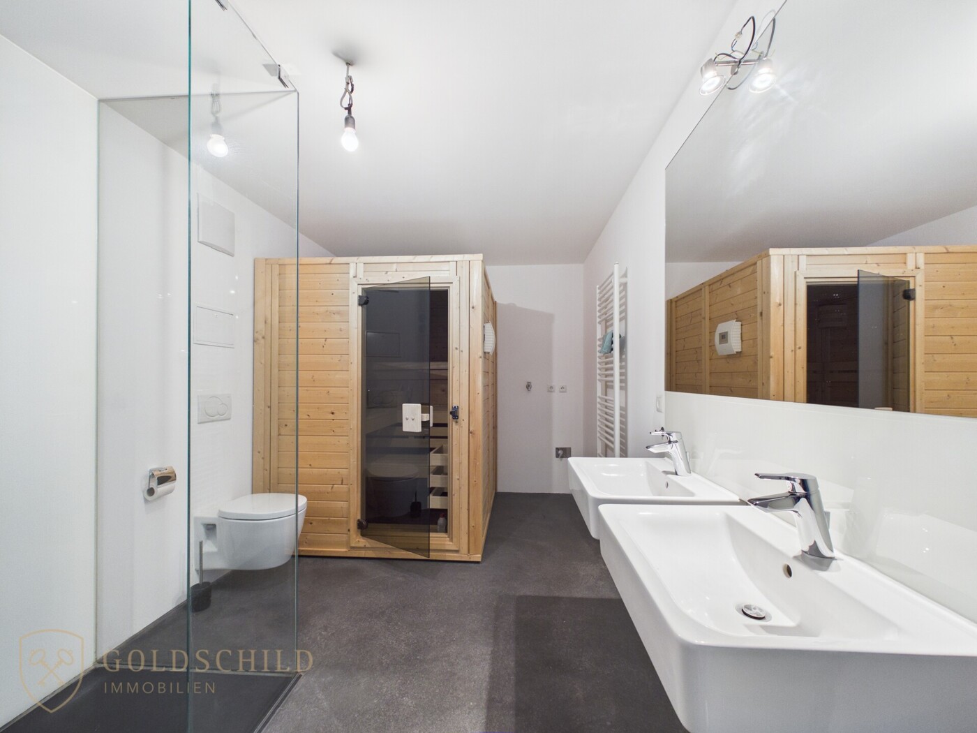 Bad mit Sauna (2)
