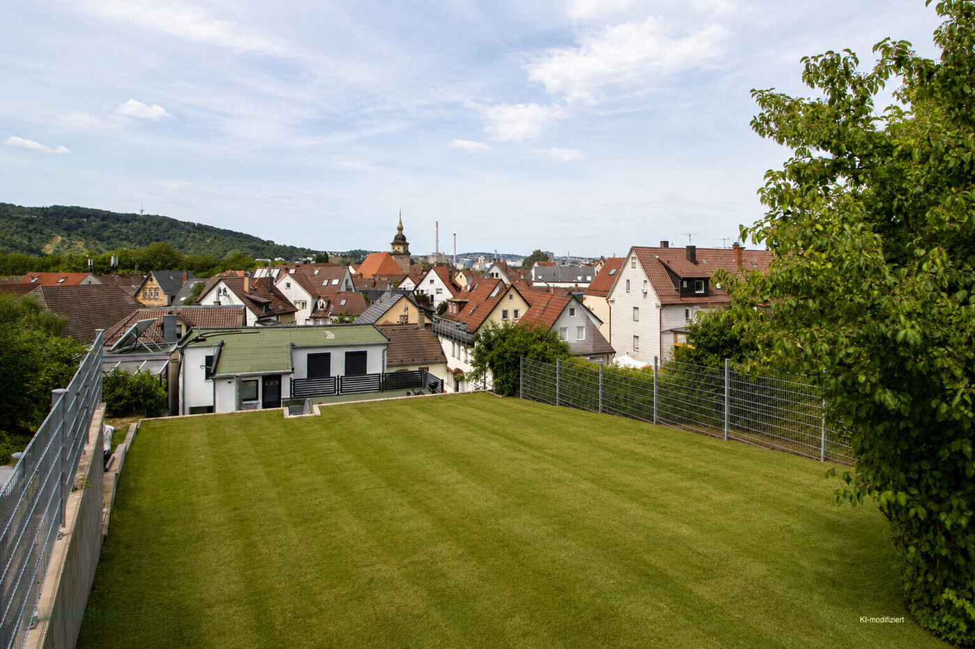 Einfamilienhaus_Stuttgart Garten (KI-modifiziert)