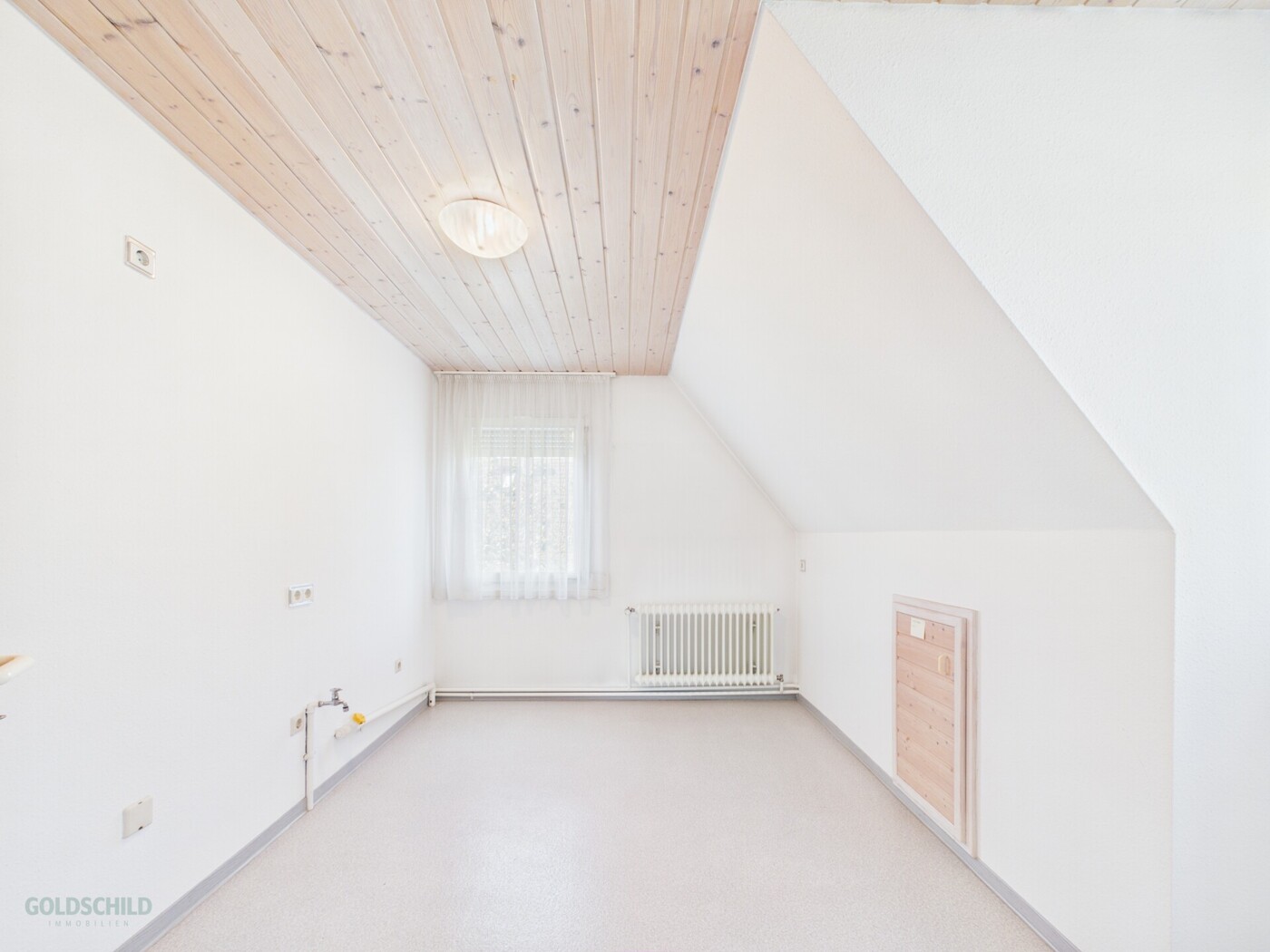 Einfamilienhaus_Metzingen_DG_Zimmer4