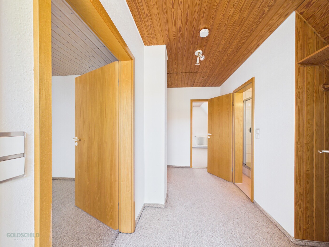 Einfamilienhaus_Metzingen_DG_Flur