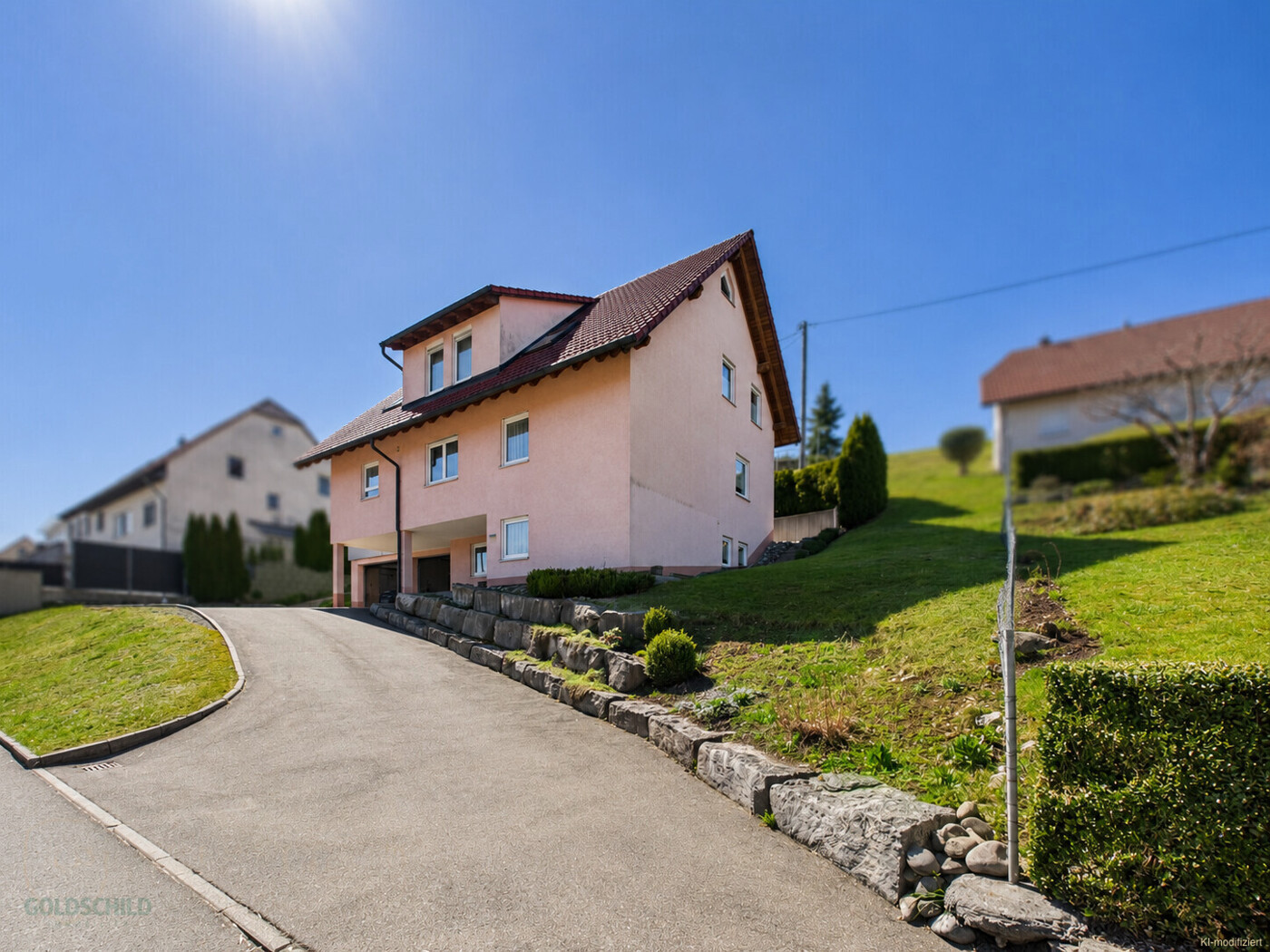 2-Familienhaus_Sonnebühl-Erpfingen_Vorderseite_rechts (KI-modifiziert)