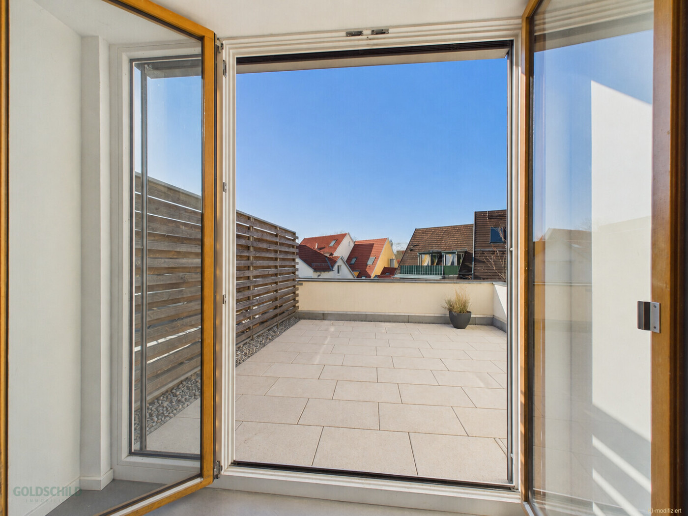 Einfamilienhaus_Reutlingen_3. OG_Zugang Terrasse (KI-modifiziert)