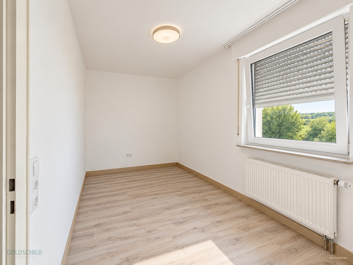 Mehrfamilenhaus_Aalen_1.OG_Wohnung_Schlafzimmer2 (KI-modifiziert)