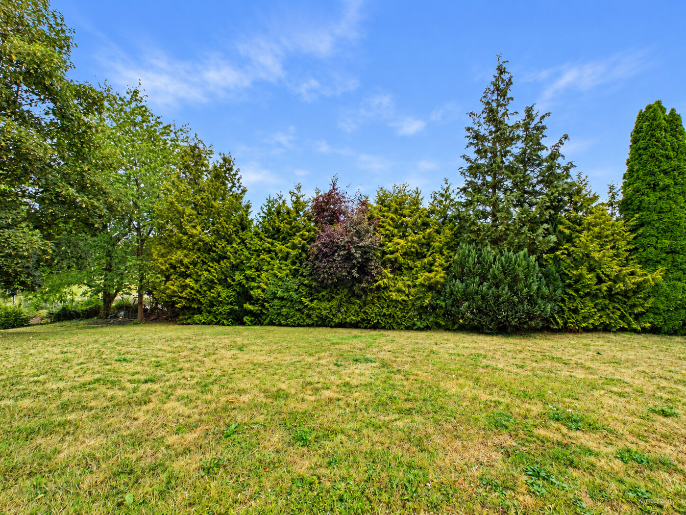 Mehrfamilenhaus_Aalen_Garten (KI-modifziert)
