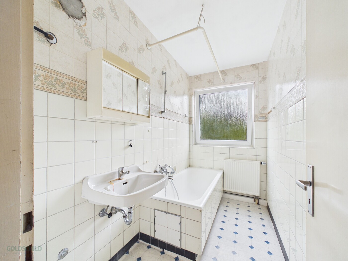 Mehrfamilenhaus_Aalen_EG_Wohnung_links_Badezimmer
