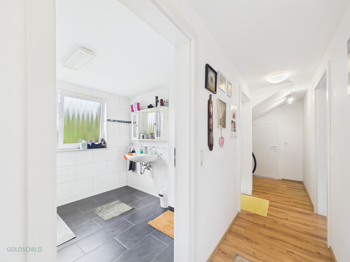 Mehrfamilenhaus_Aalen_2.OG_Badezimmer