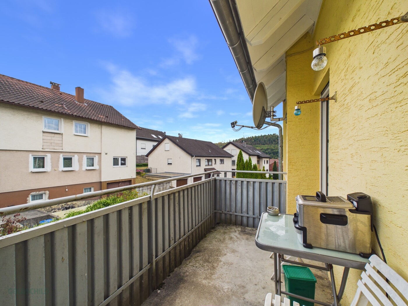 Mehrfamilenhaus_Aalen_1.OG_Wohnung_rechts_Balkon