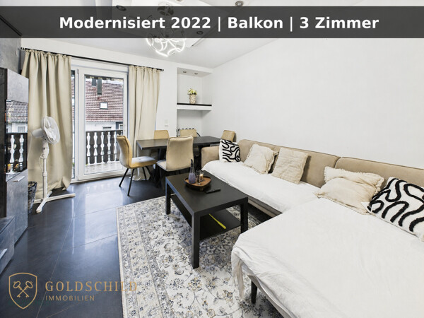 helles Wohnzimmer mit Balkonzugang - modernisiert 2022