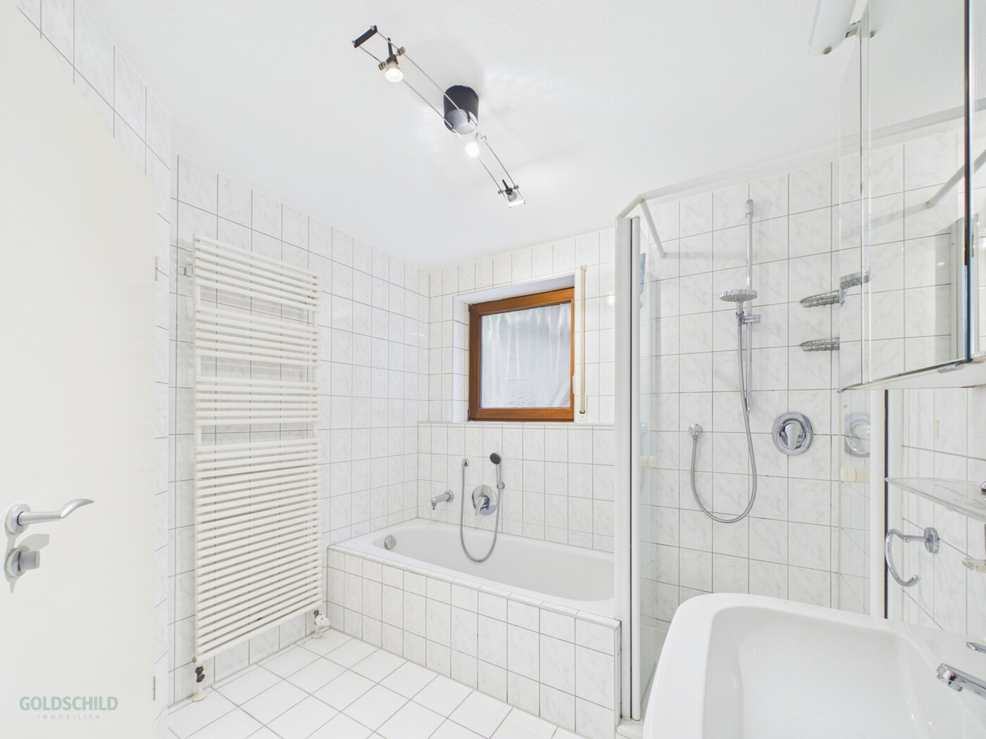 Eigentumswohnung_Bad_Urach_Badezimmer