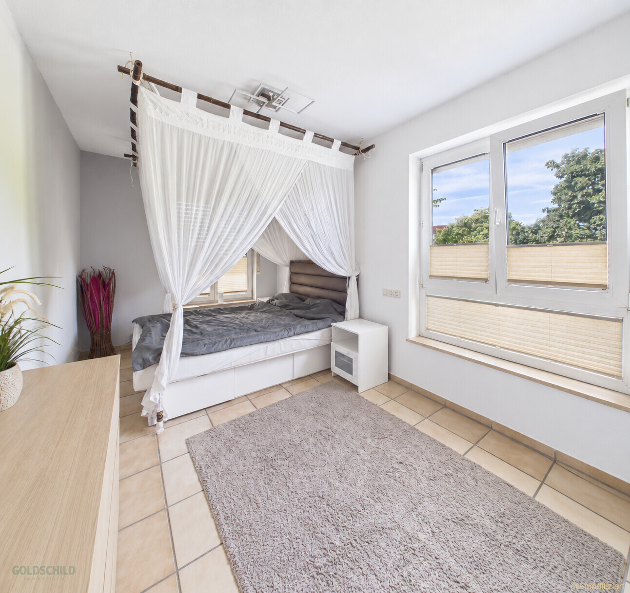 Reihenendhaus_Wendlingen_Schlafzimmer 1_OG (KI-modifiziert)