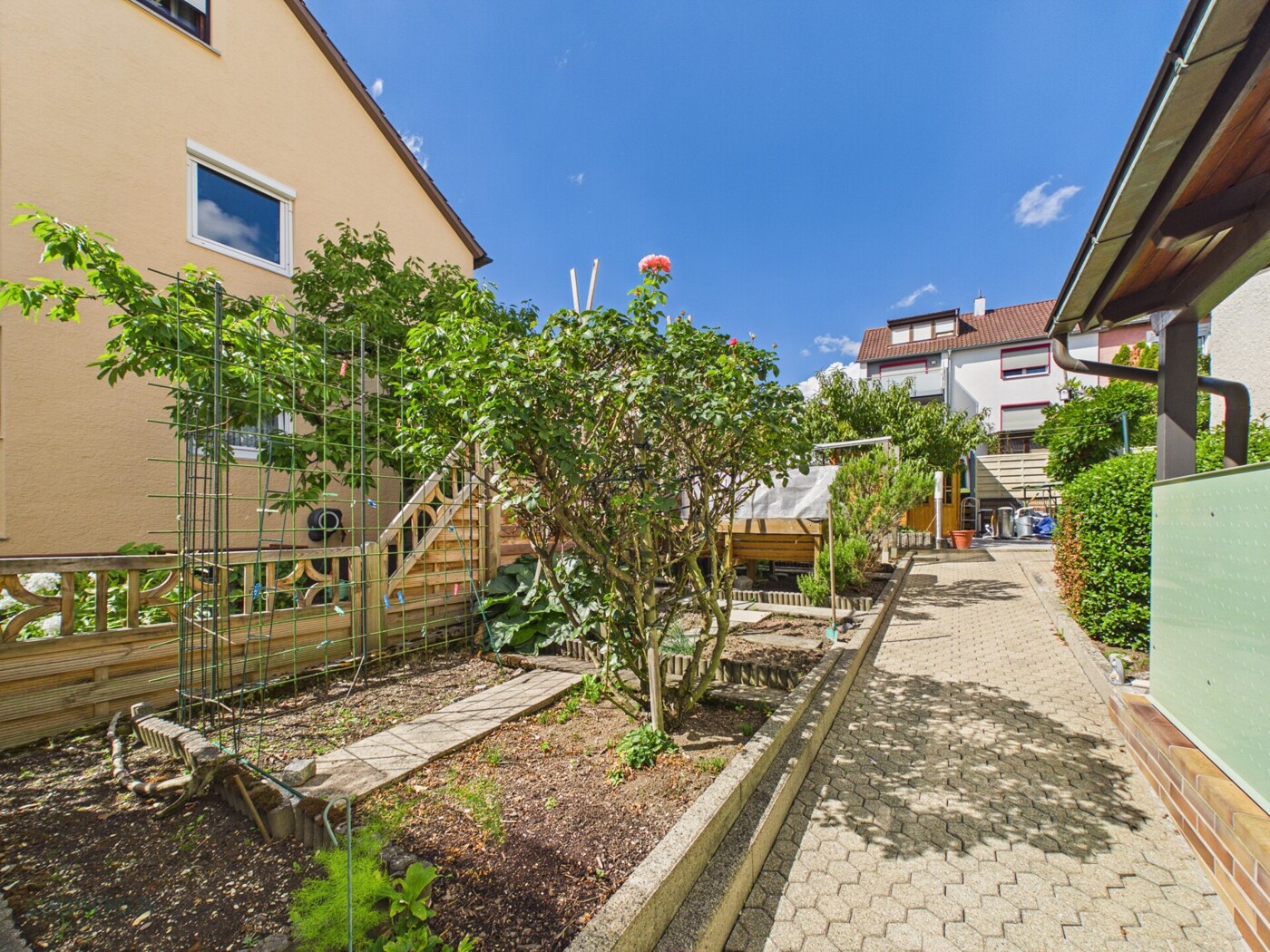 Zweifamilienhaus Großbettlingen Garten