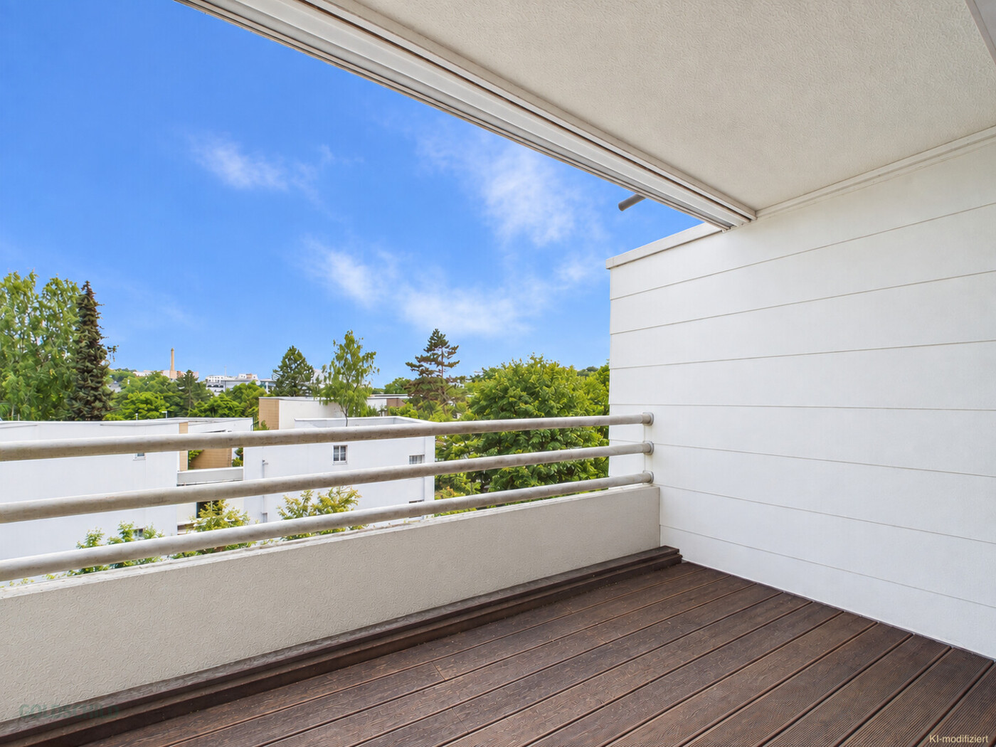 Eigentumswohnung_Balkon (KI-modifiziert)
