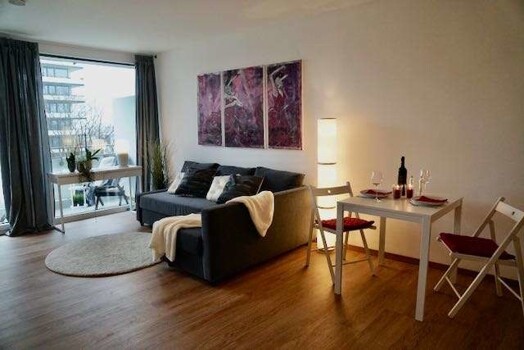 Wohnzimmer Blick auf Balkon