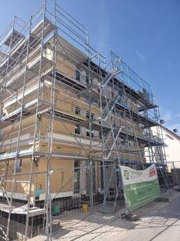 Rohbau Gerüst Häuser 1 und 2 Fassade