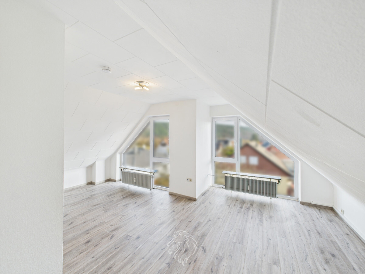 Haus links, DG: Studio