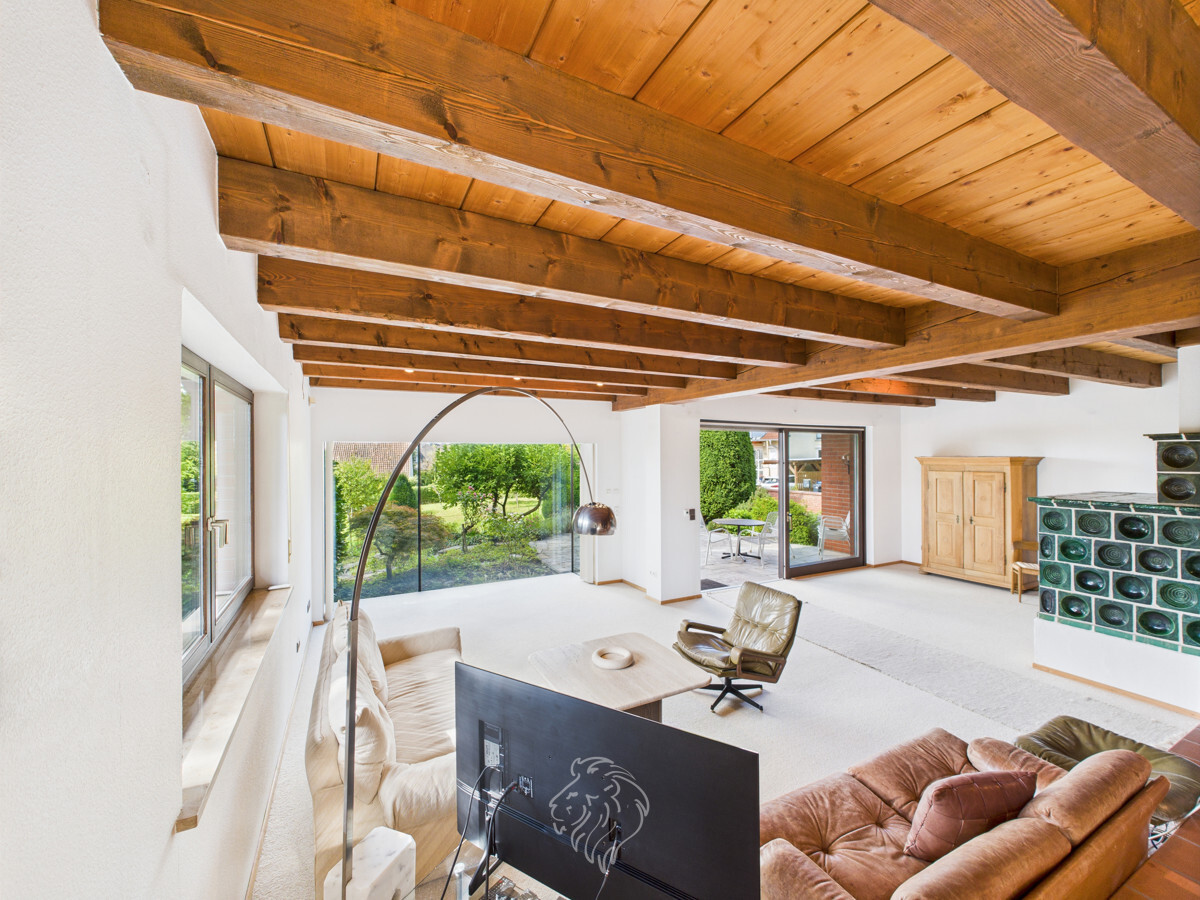 Wohnbereich mit Kamin EG