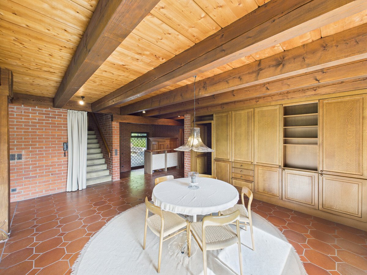 Essbereich mit angrenzender Küche EG