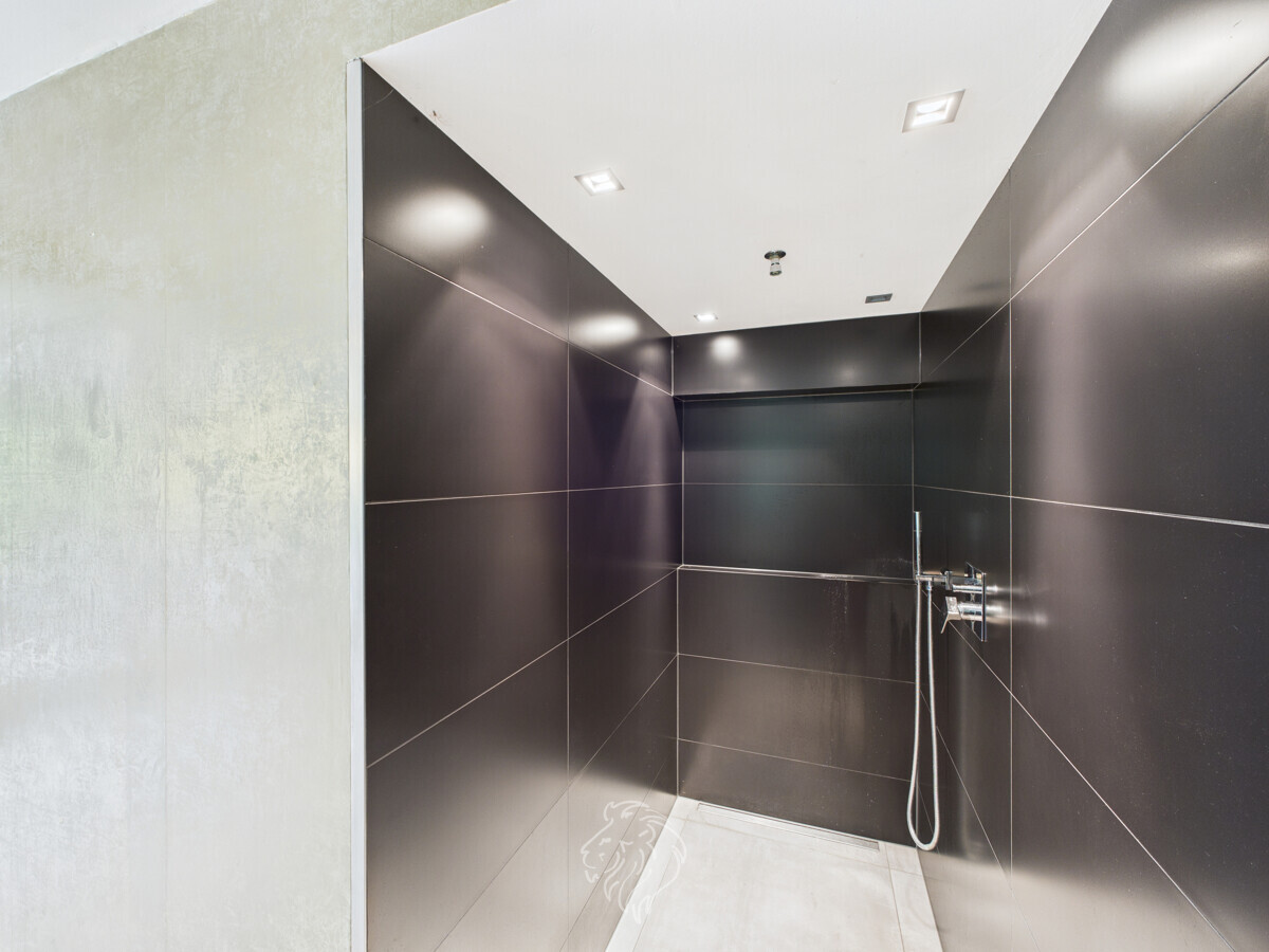 Badezimmer EG