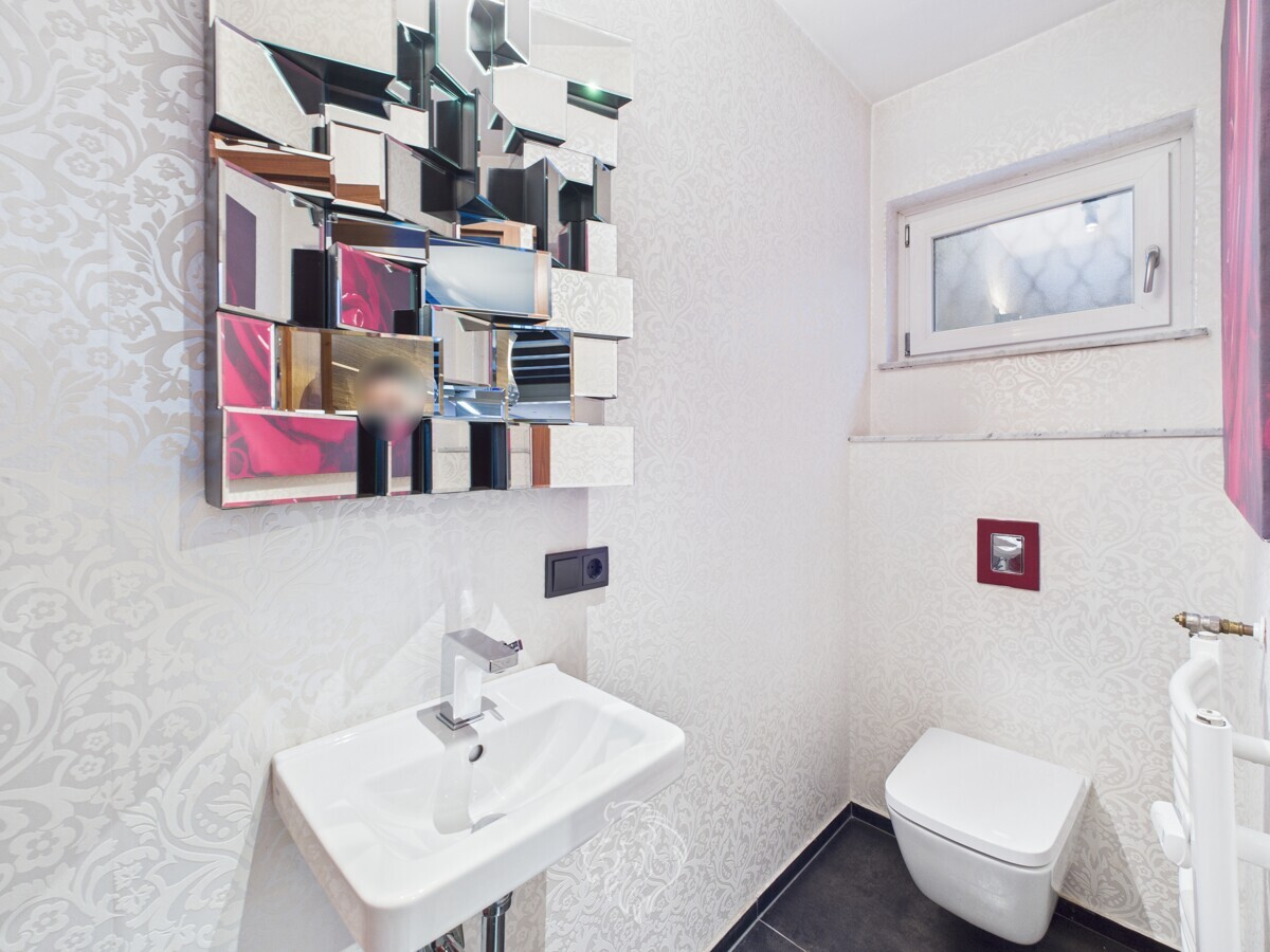 Kleines WC mit Dusche Perspektivenwechsel