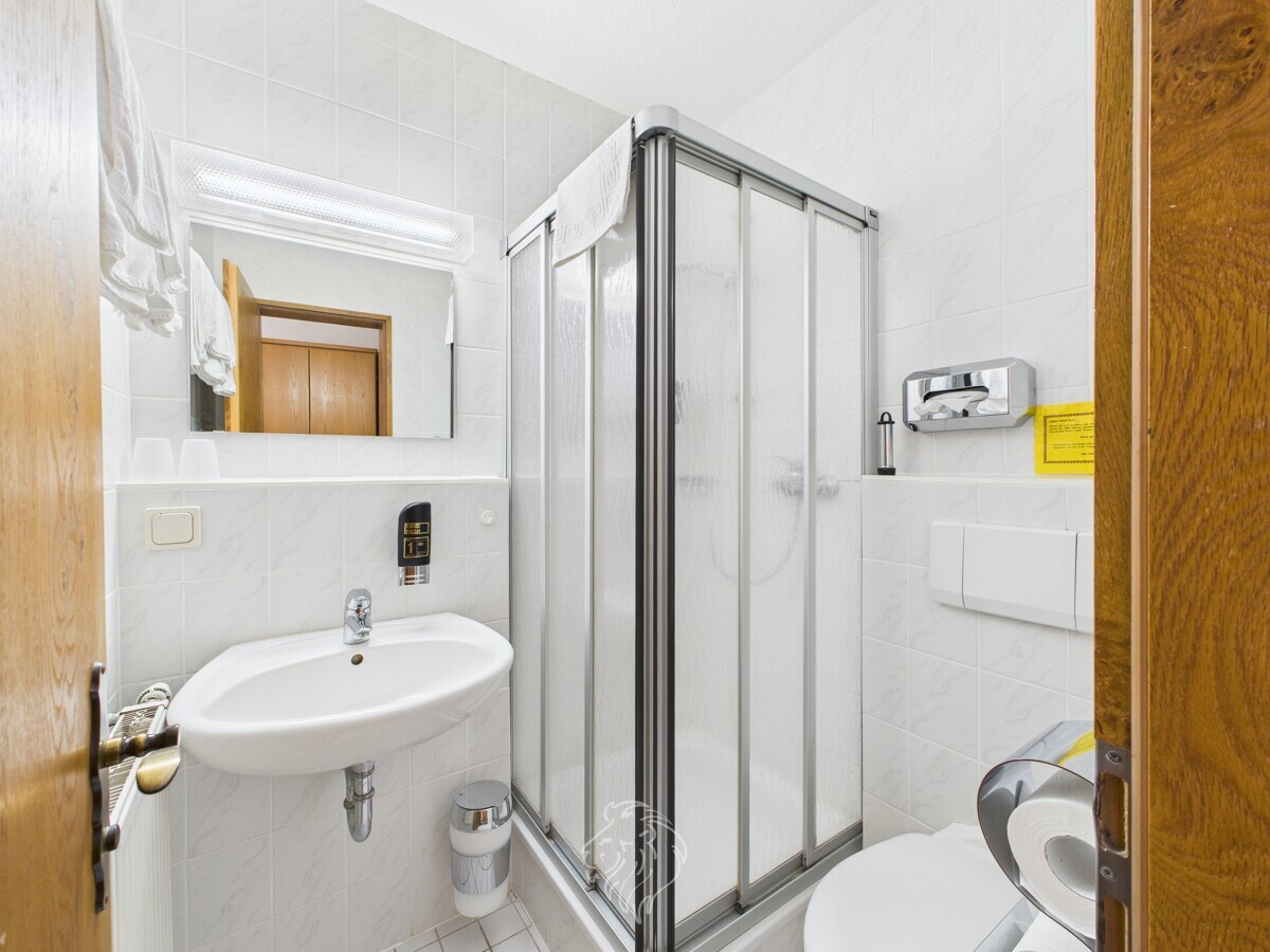 Badezimmer mit Dusch