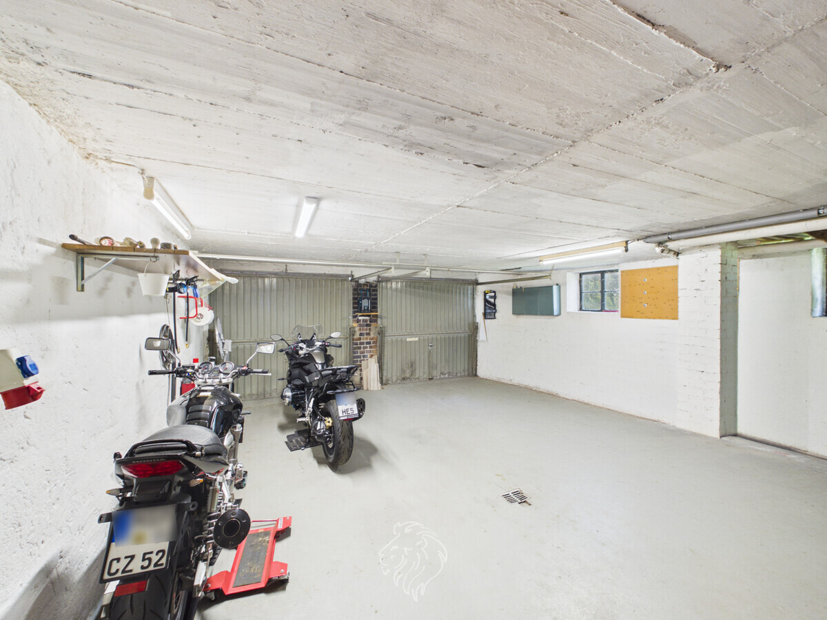 Garage UG 
