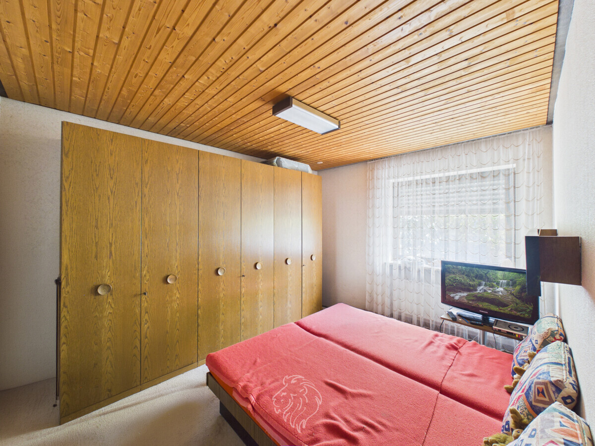 Schlafzimmer II EG