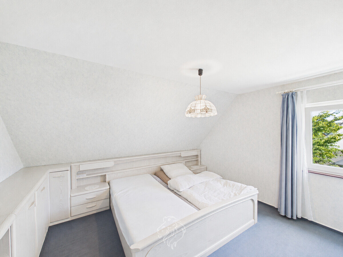Schlafzimmer OG rechtes Haus