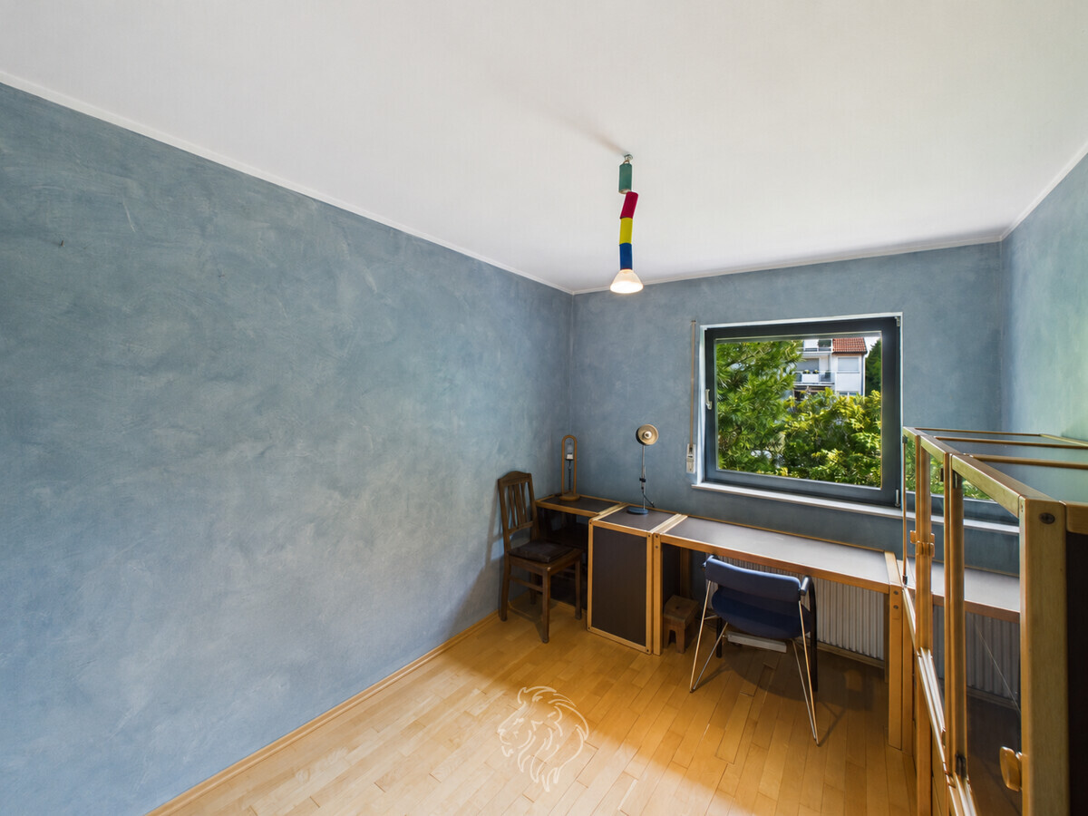 Kinder-/Bürozimmer