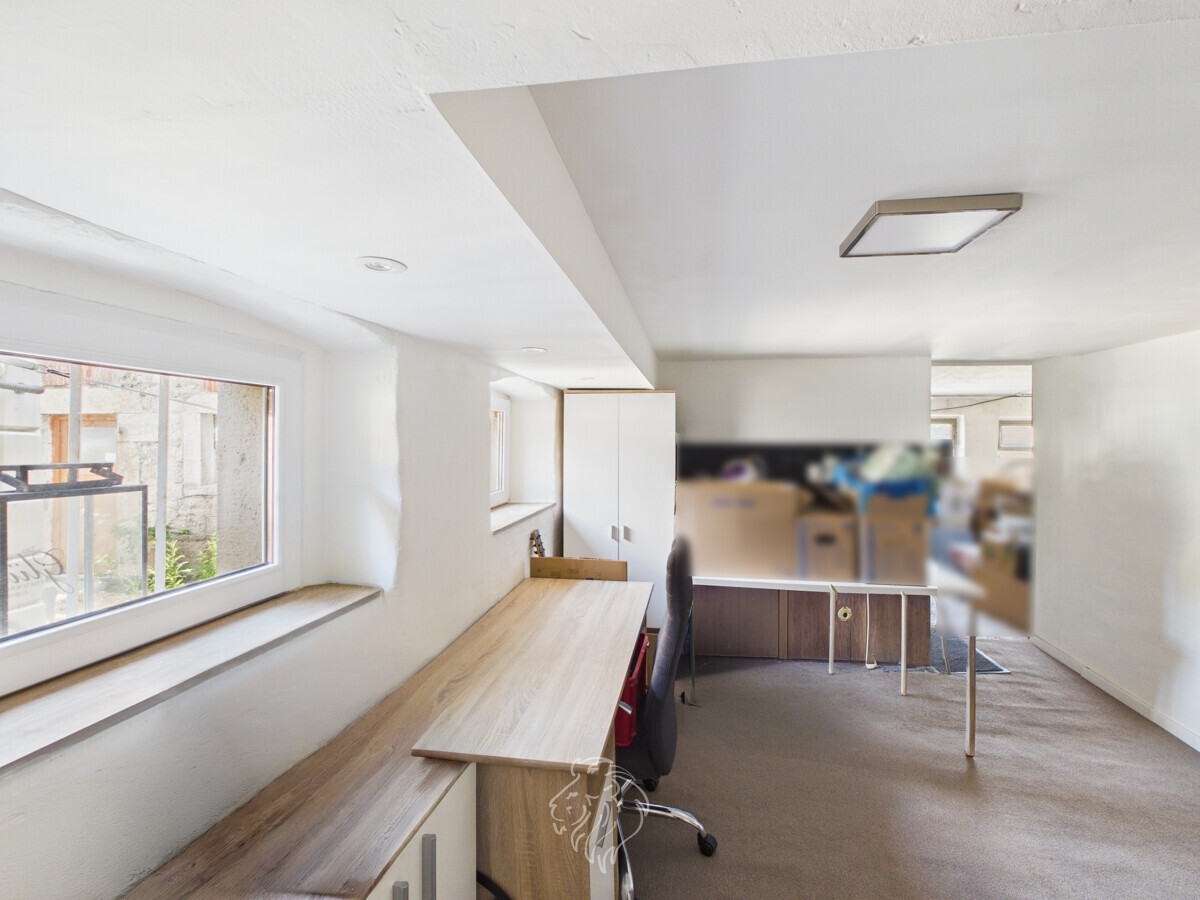 Büro EG