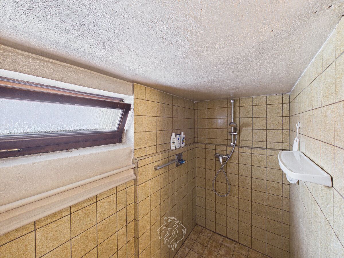 Dusche UG