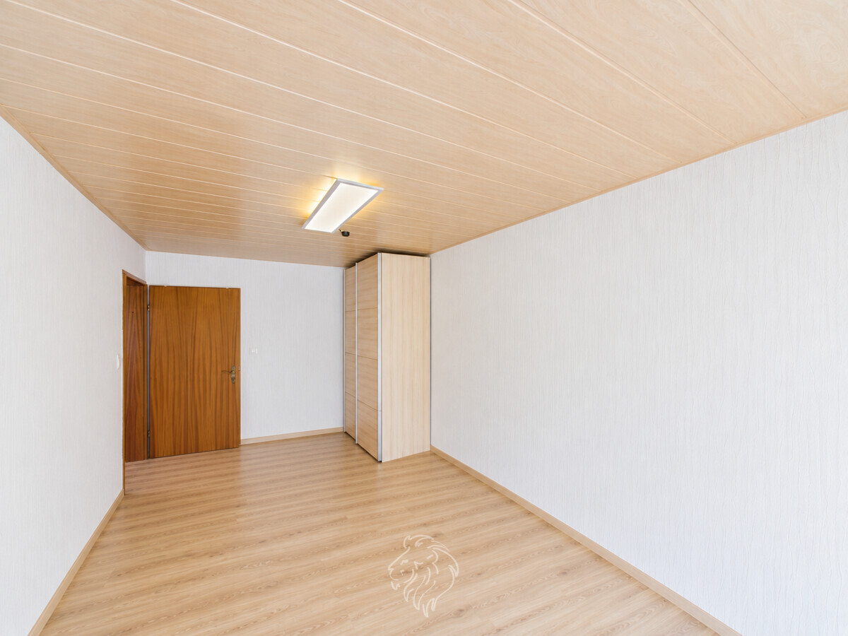 Büro UG (bearbeitet)
