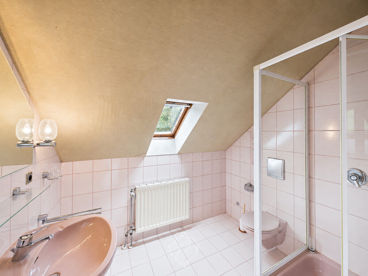 Badezimmer en suite OG