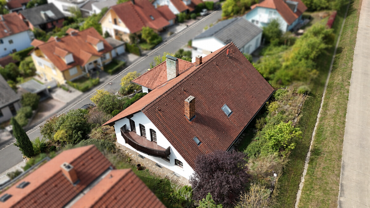 Rückansicht (Dach wurde mit Ki gesäubert)