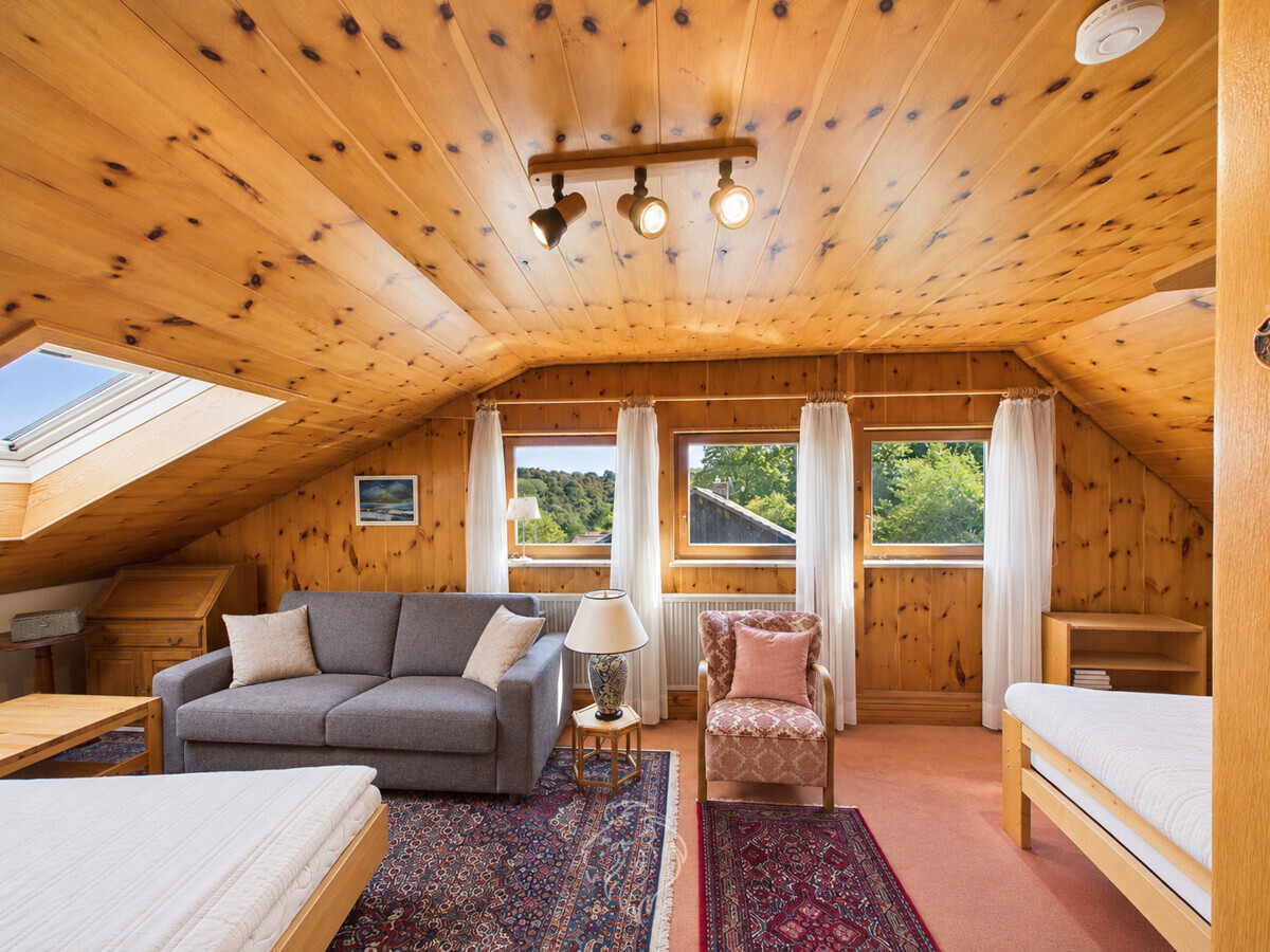 Gästezimmer/Hobbyraum OG