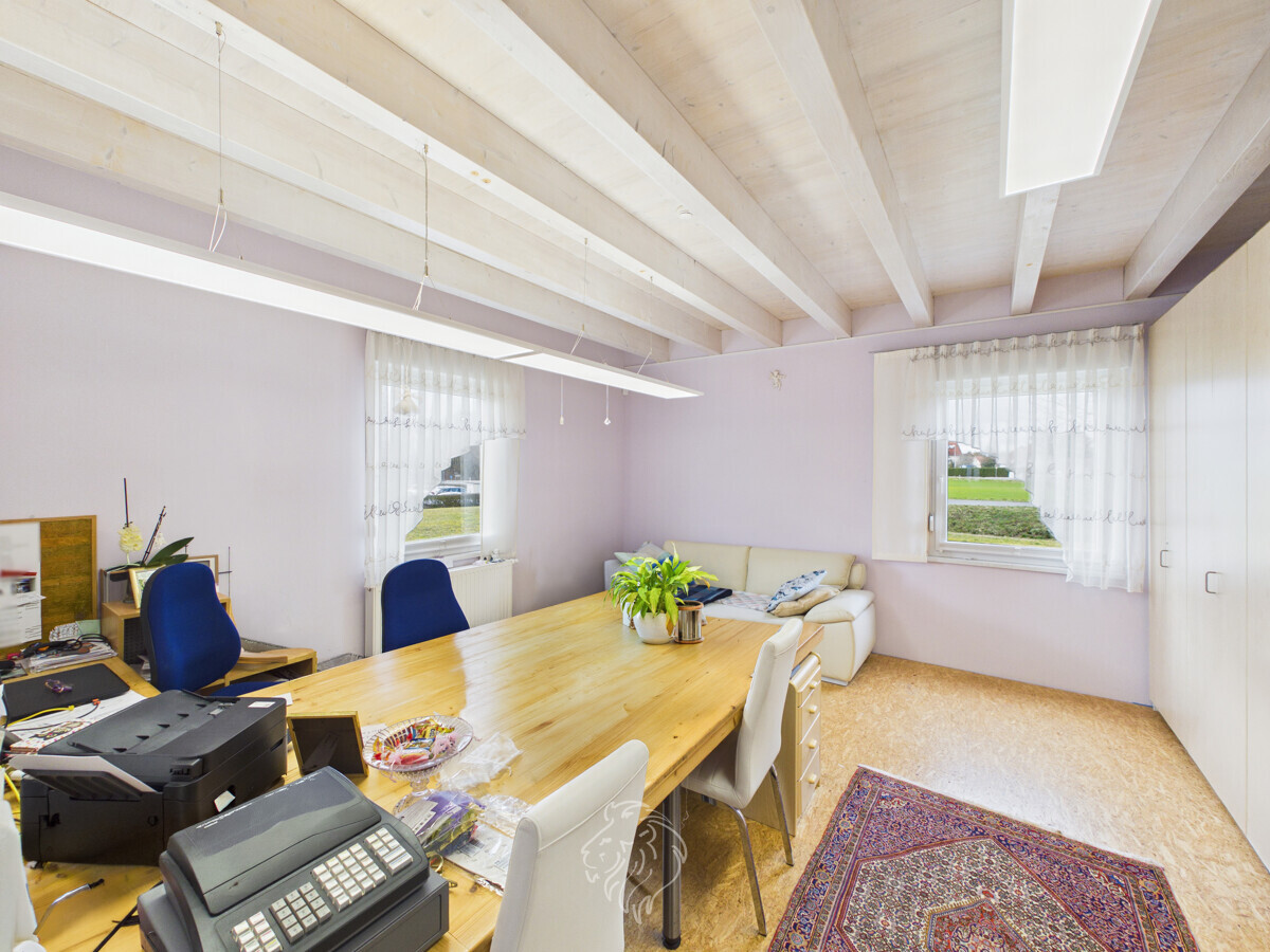 Büro EG