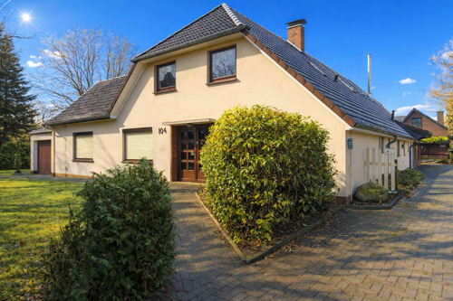 Hausansicht bei Schönwetter