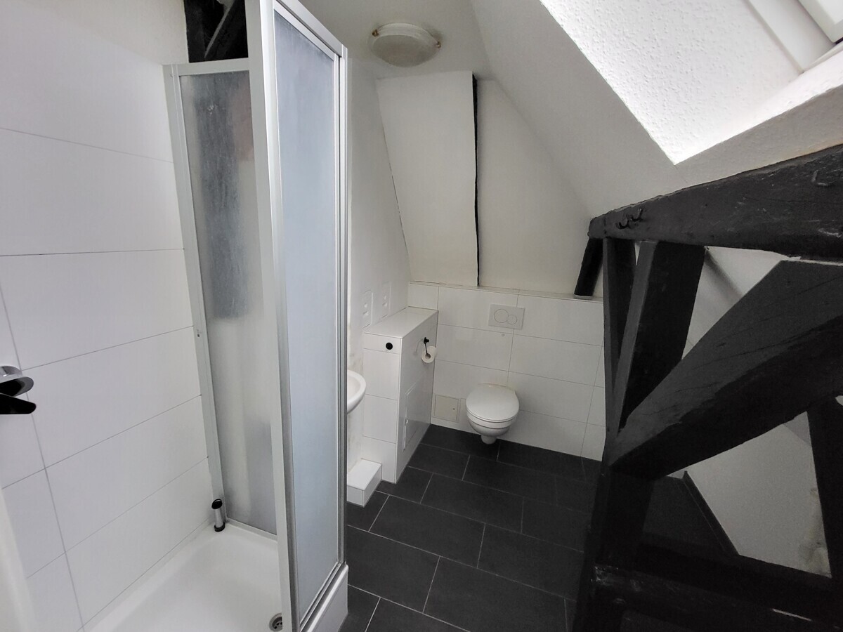 Zentrale Lage: Schöne 2-Zimmer-Dachgeschoss Altbauwohnung in der Pfaffenstraße / ... - Foto 2