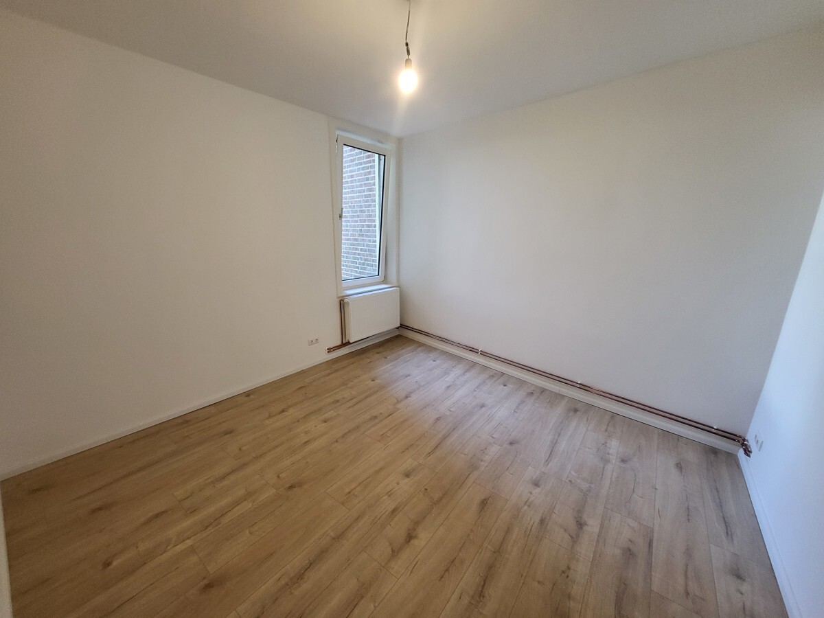 Nähe Bahnhof: Modernisierte 3,5-Zimmer-Altbau-Wohnung in Lübeck-St. Lorenz Nord, ... - Photo 1