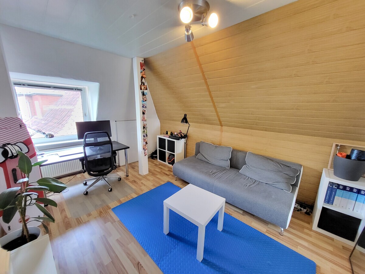 Zentrale Lage: 1,5-Zimmer DG-Wohnung in HL-St. Jürgen (Nähe Uni), Ratzeburger Al ... - Photo 3