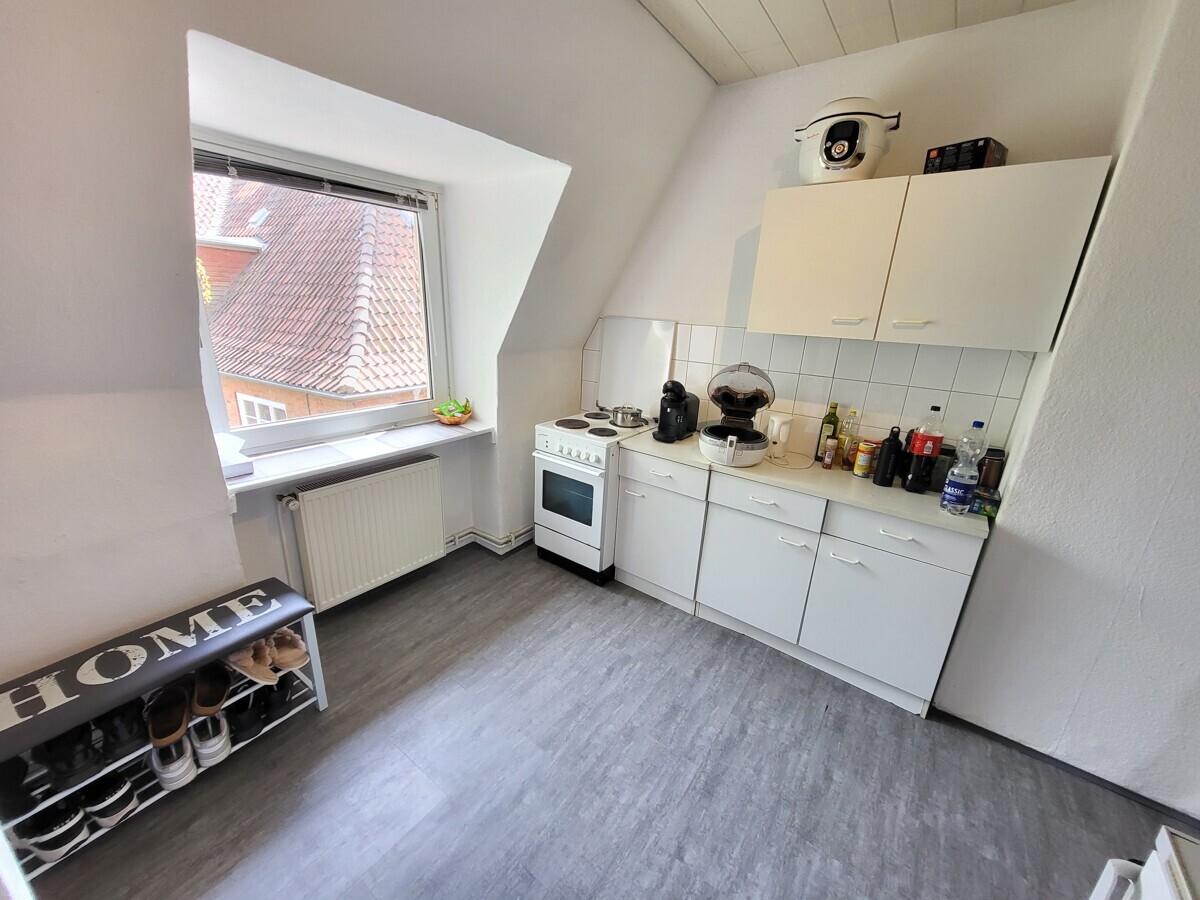 Zentrale Lage: 1,5-Zimmer DG-Wohnung in HL-St. Jürgen (Nähe Uni), Ratzeburger Al ... - Photo 5