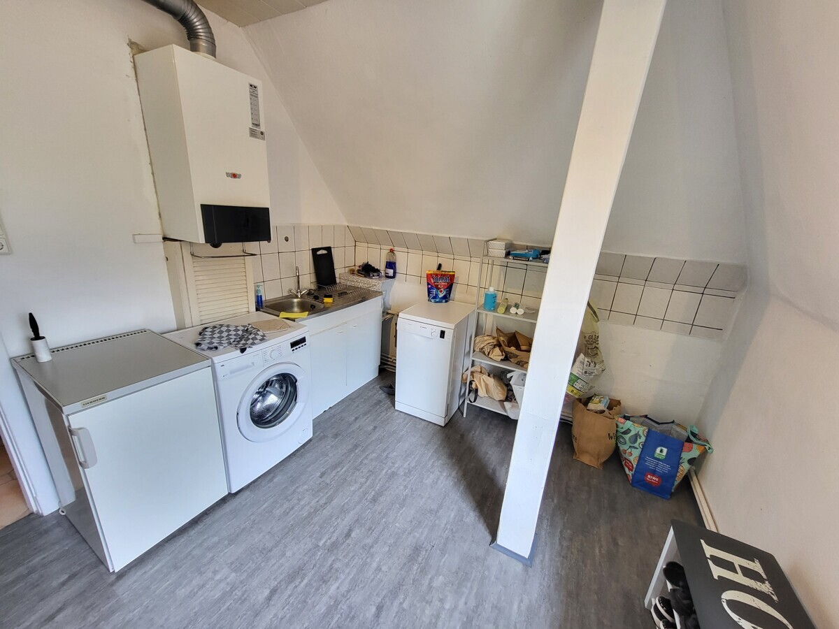 Zentrale Lage: 1,5-Zimmer DG-Wohnung in HL-St. Jürgen (Nähe Uni), Ratzeburger Al ... - Photo 4