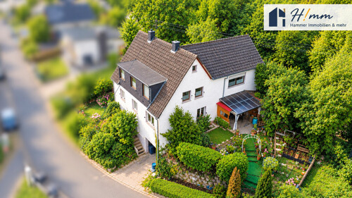 Luftaufnahme von Haus und Garten