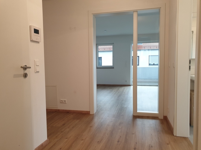 Flur Blick ins Wohnzimmer