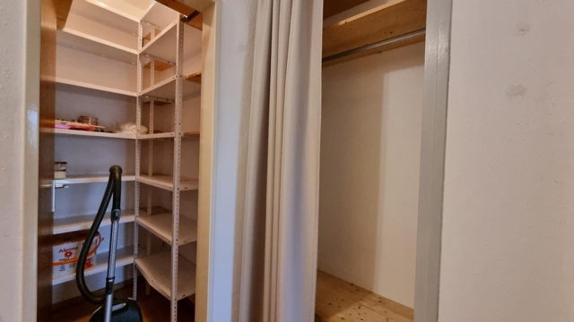 Abstellkammer und Garderobennische