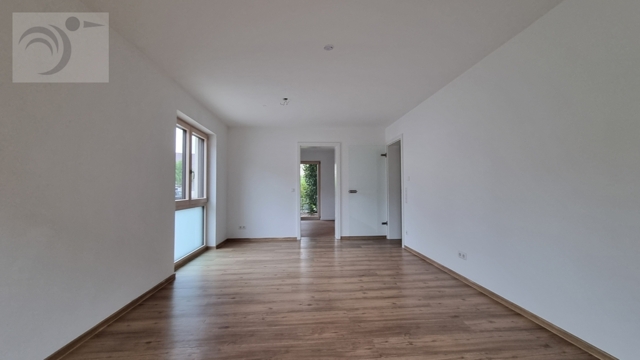 Moderne Erdgeschosswohnung mit großer Terrasse - Photo 3
