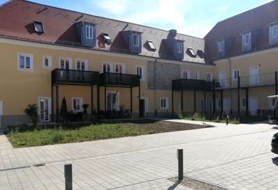 Außenansicht Innenhof mit Eingang11946