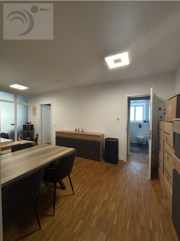 Gemütliche Erdgeschosswohnung-Wohnung im ehemaligen Schloss Hepberg - Photo 4