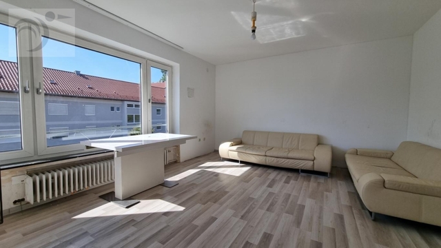Renovierte, gut geschnittenen 4-Zimmer-Wohnung in Neuburg - Foto 2