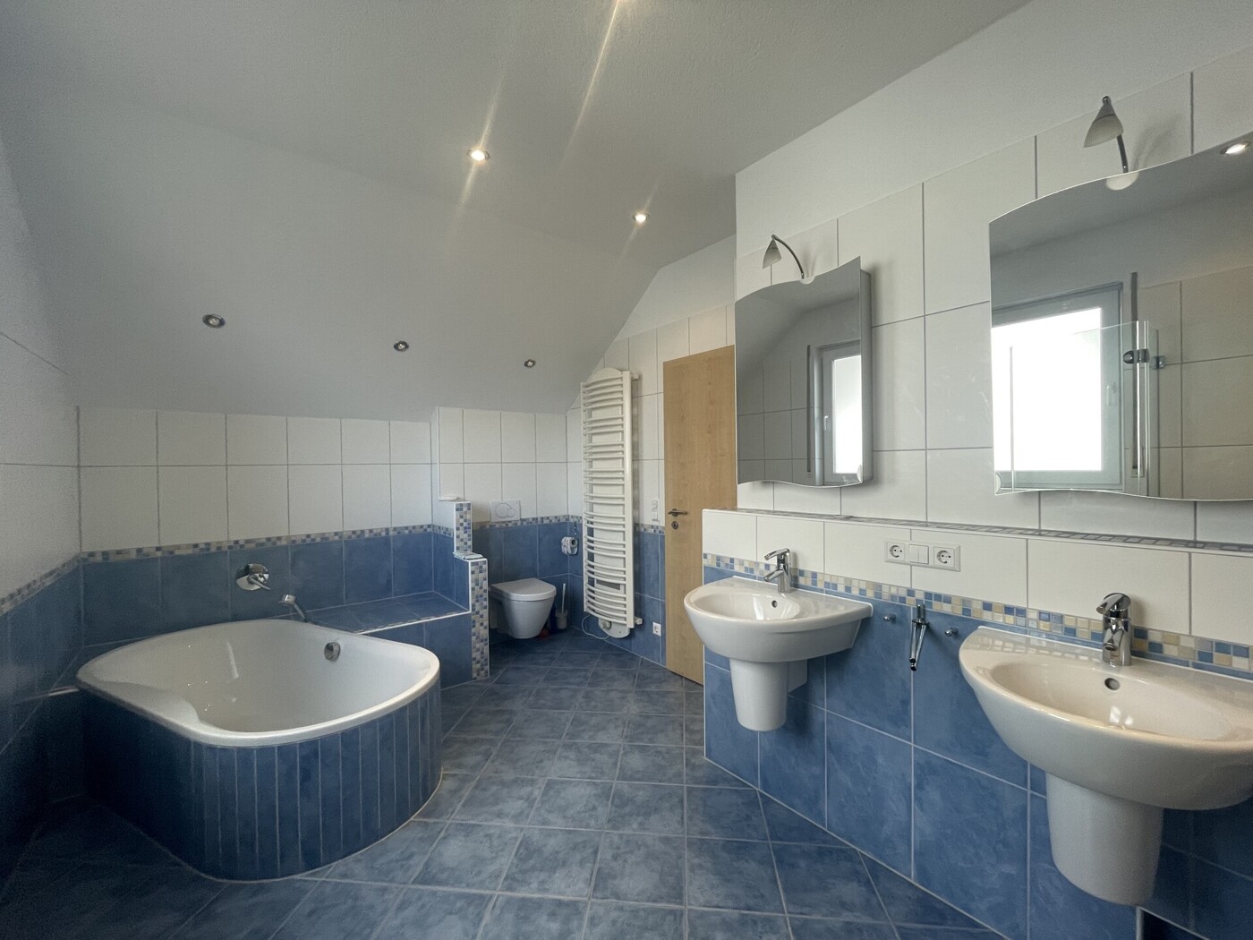 Badezimmer im OG