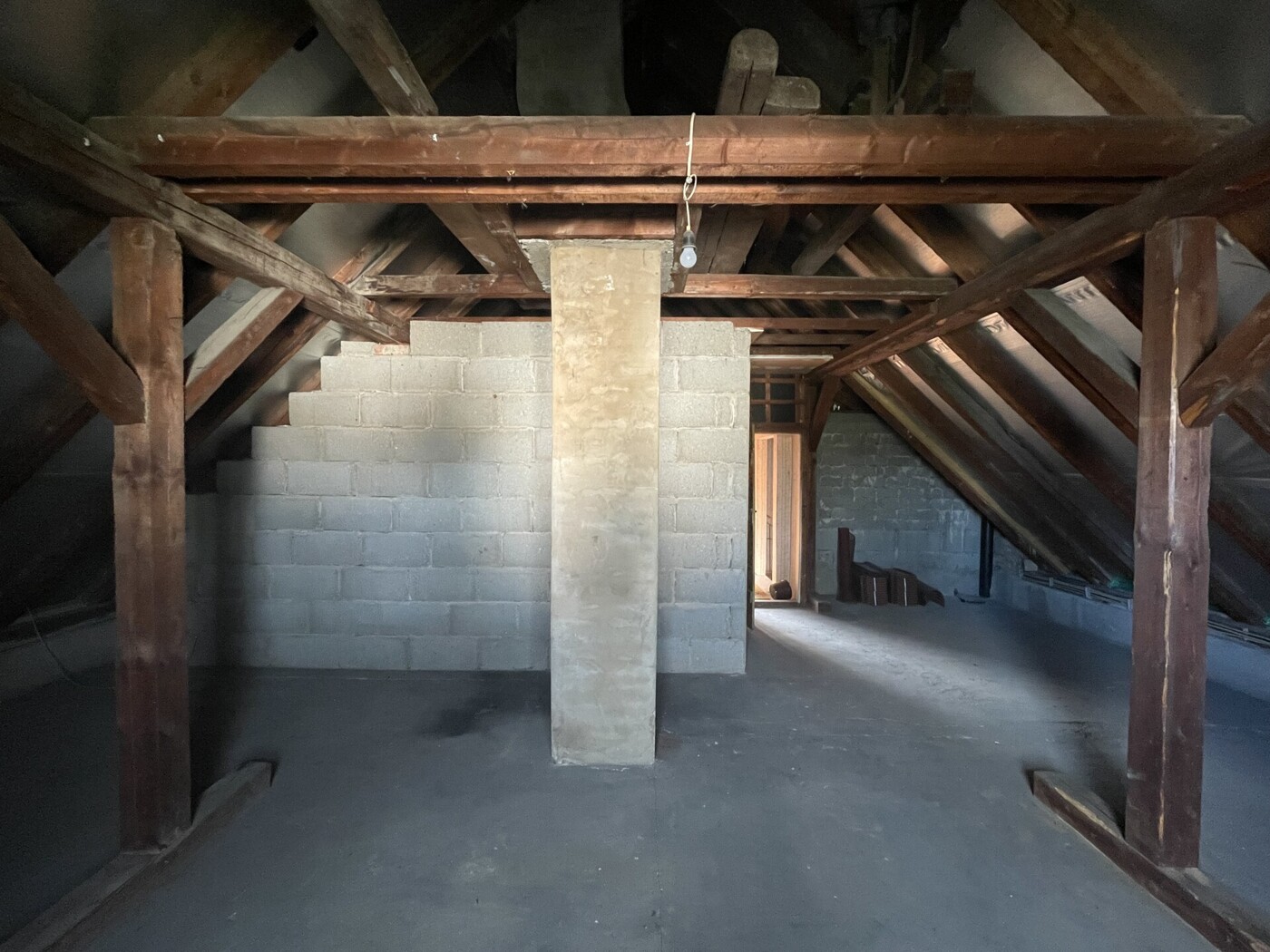 Vorderhaus Dachboden